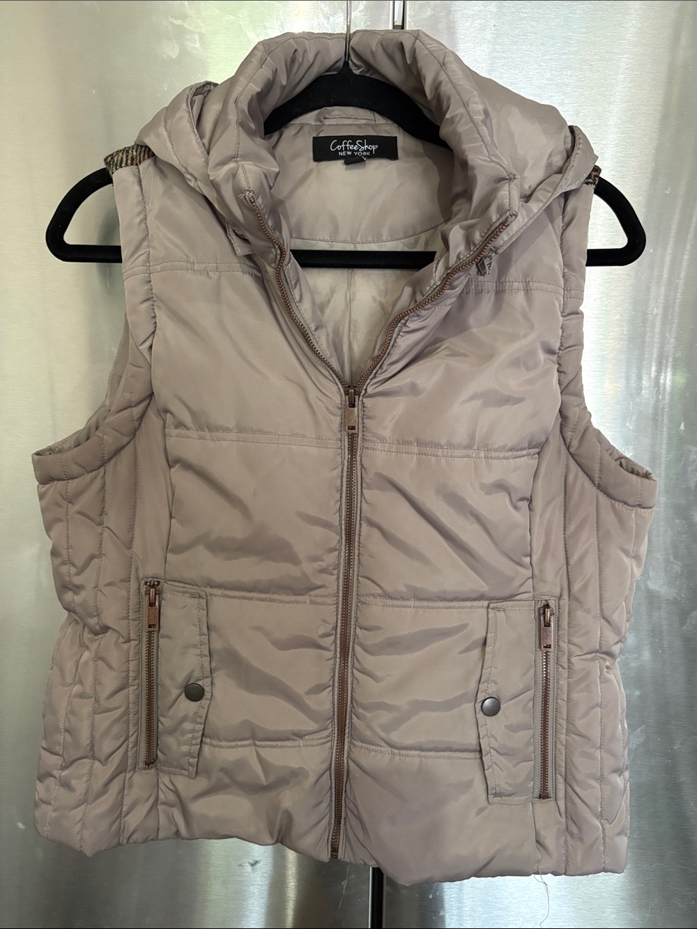 CoffeeShop Quilted Puffer Vest in Light Taupe